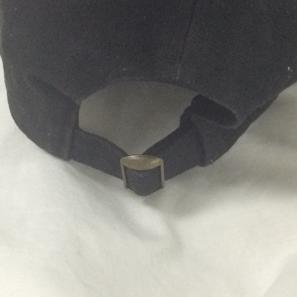 Black baseball cap - Picture 3 of 3